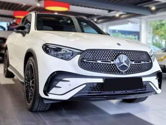 Mercedes-Benz 300 view 5