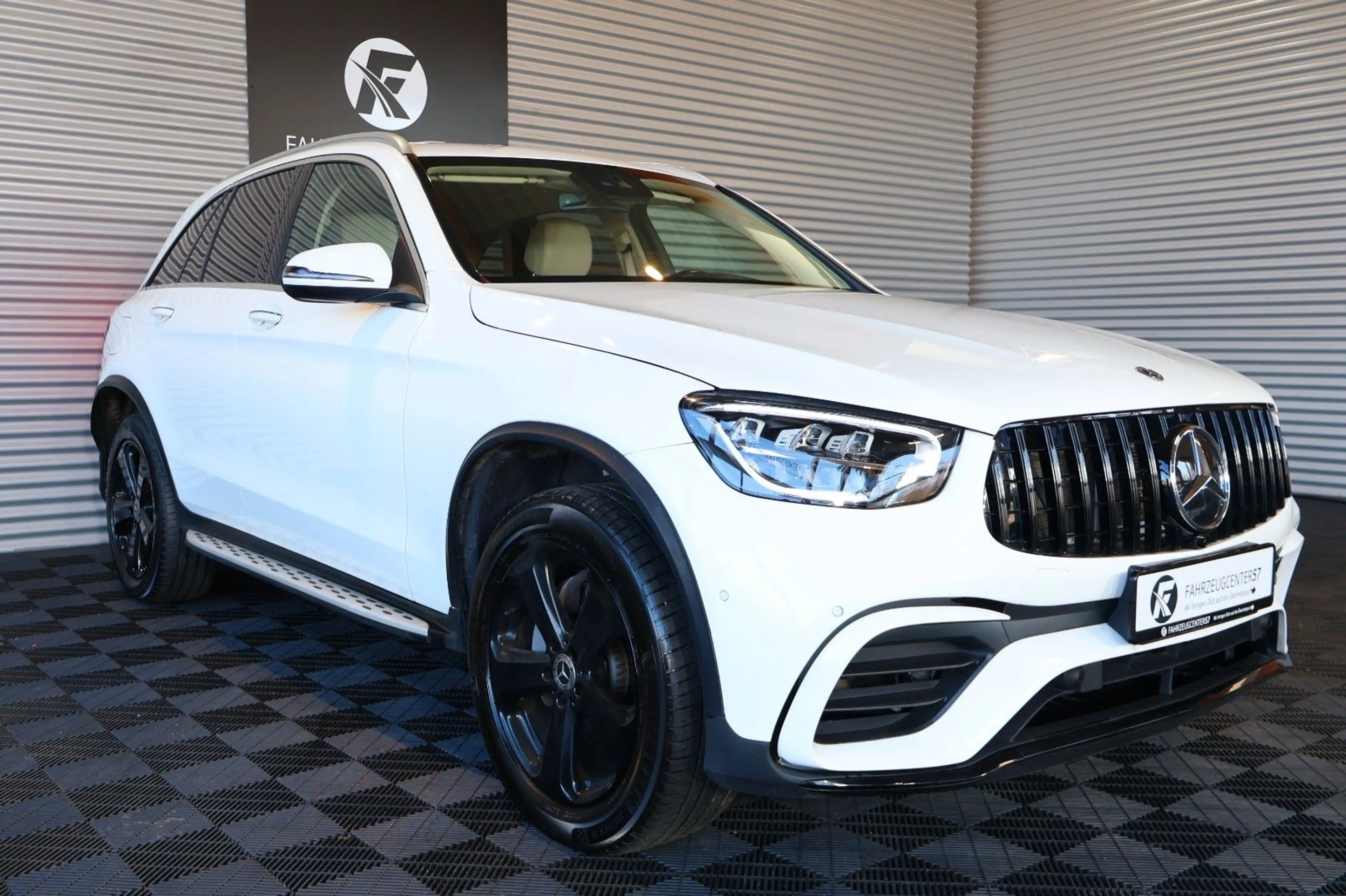 Mercedes-Benz GLC 300 4MATIC/RÜCKFAHRKAMERA/CARPLAY/LED — photo 6