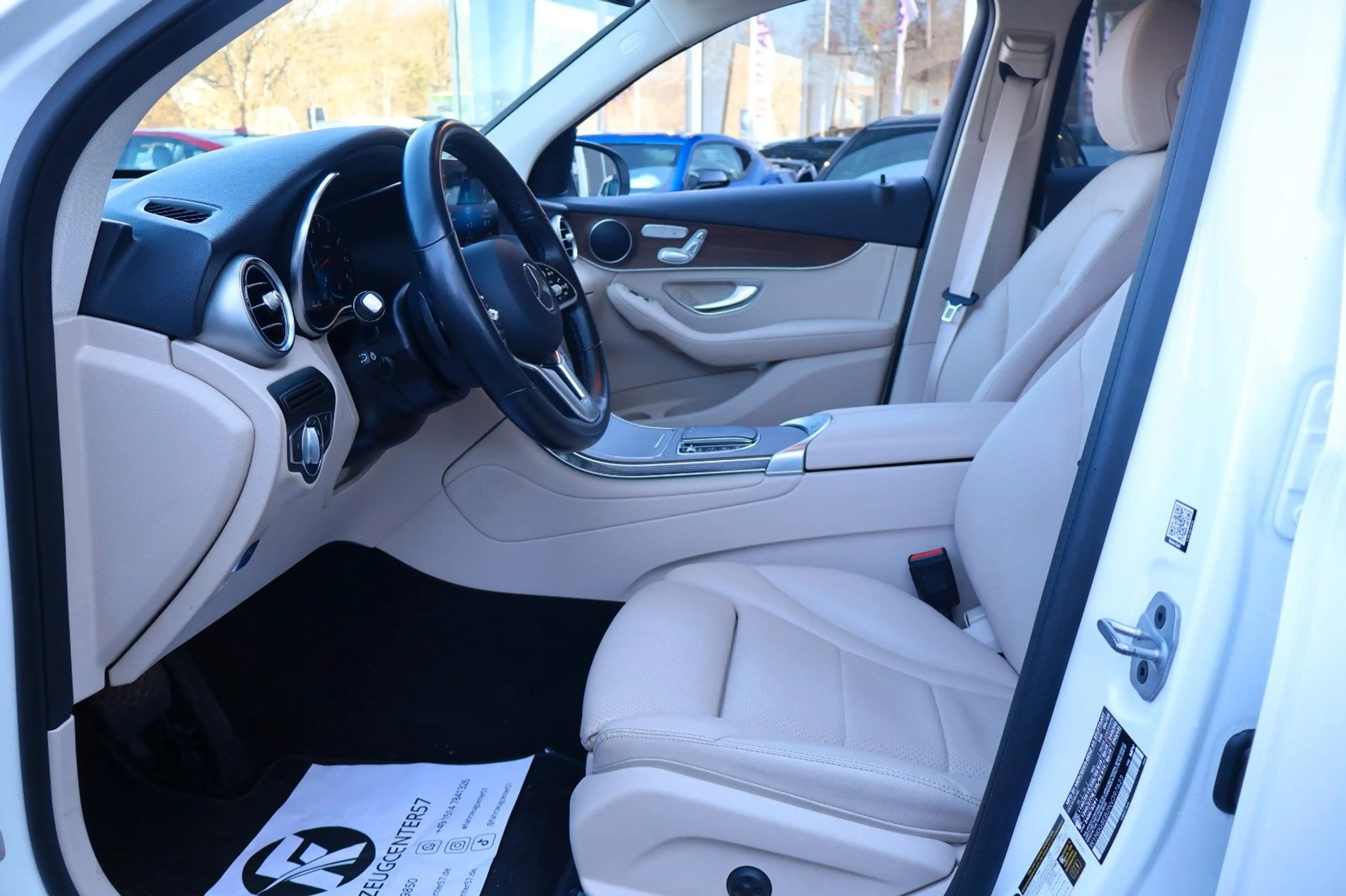 Mercedes-Benz GLC 300 4MATIC/RÜCKFAHRKAMERA/CARPLAY/LED — photo 14