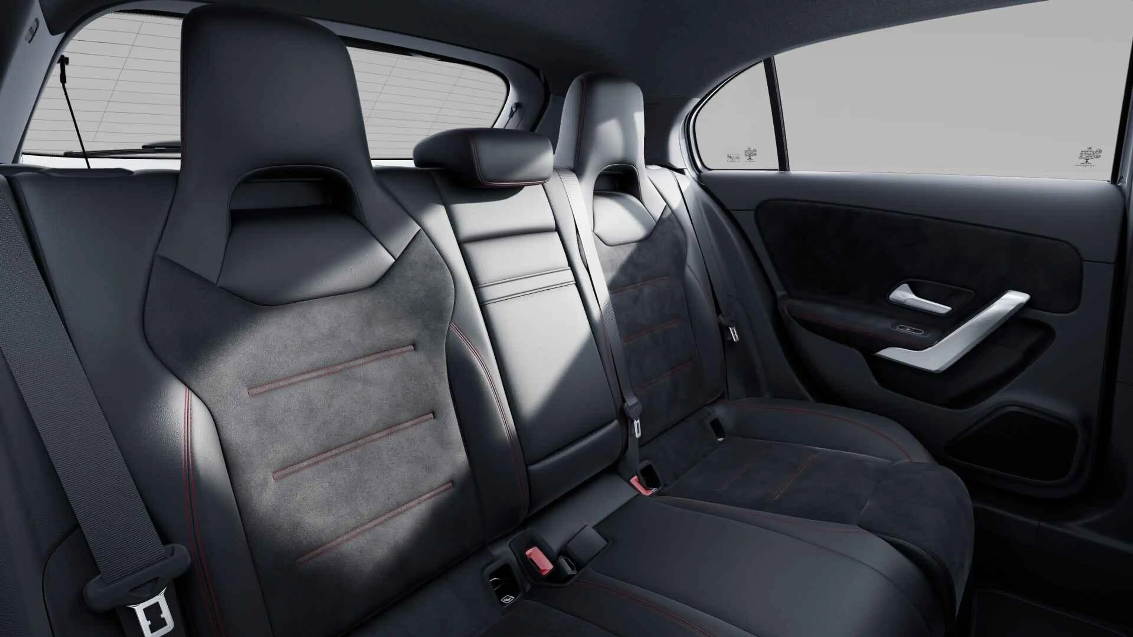 Mercedes-Benz A 250 e Hatchback AMG Line | Verwarmde Zetels | Smartpho — photo 2