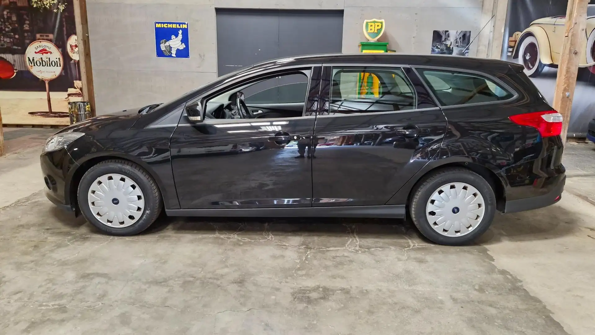Ford Focus Wagon 1.6 TDCI Lease Trend 105PK | Rijklaarprijs | Nero - 2