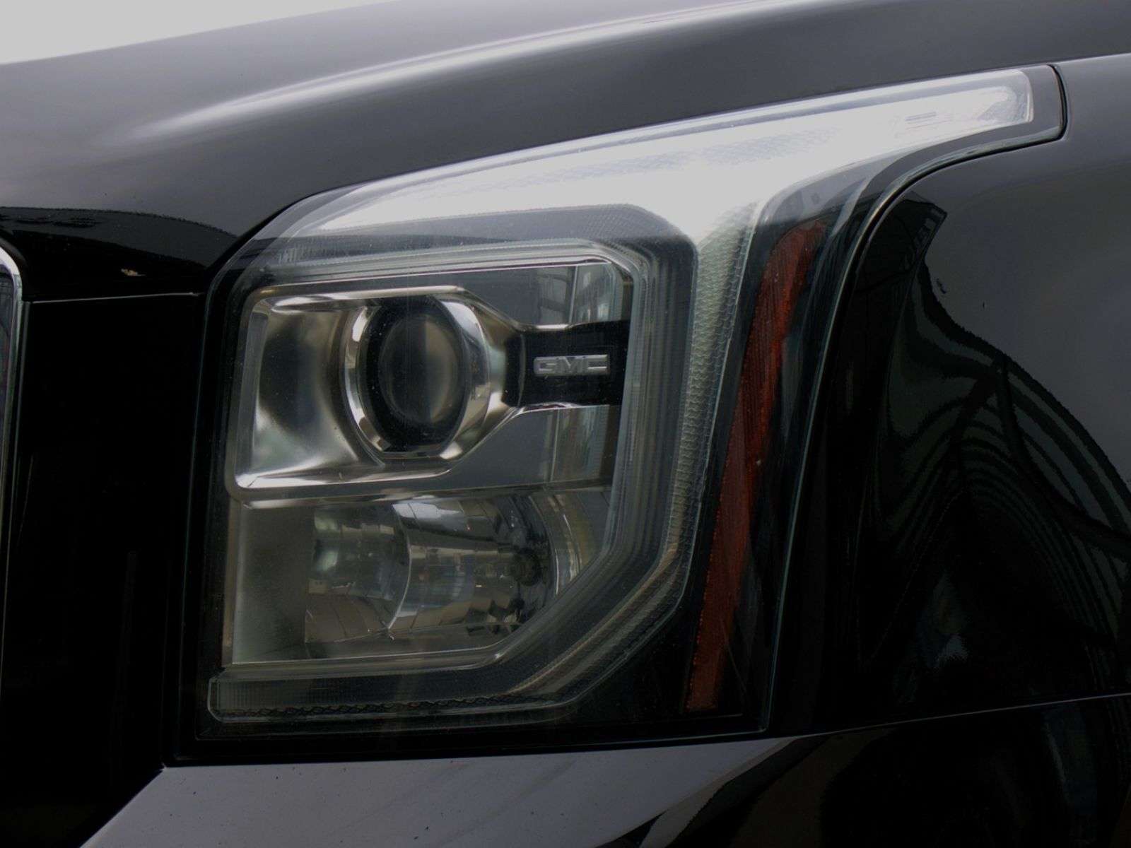 2019 GMC Yukon SLE — снимка 1