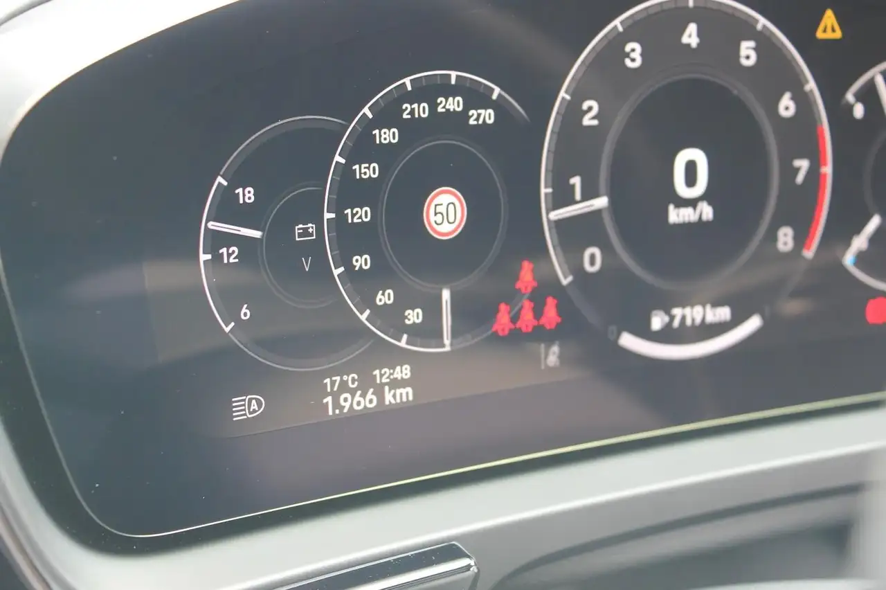 Porsche Cayenne Coupé Black Edition Panorama Chrono ACC 11