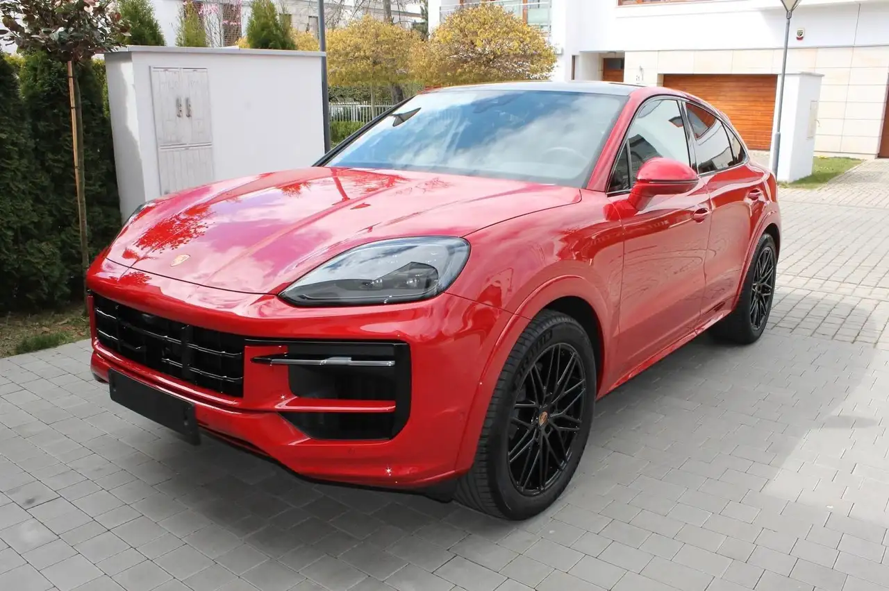 Porsche Cayenne Coupé Black Edition Panorama Chrono ACC 2