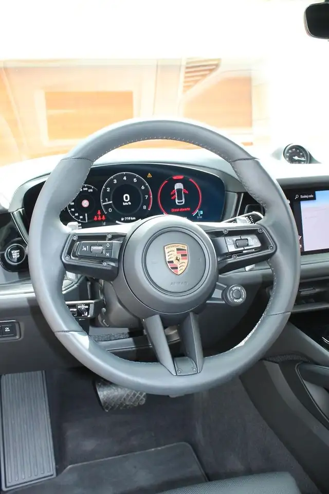 Porsche Cayenne Coupé Black Edition Panorama Chrono ACC 8