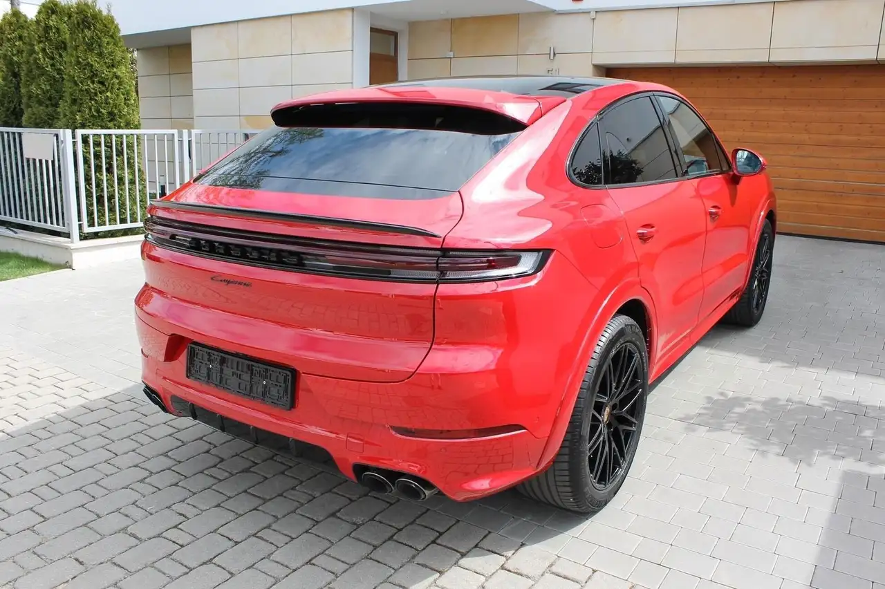 Porsche Cayenne Coupé Black Edition Panorama Chrono ACC 3