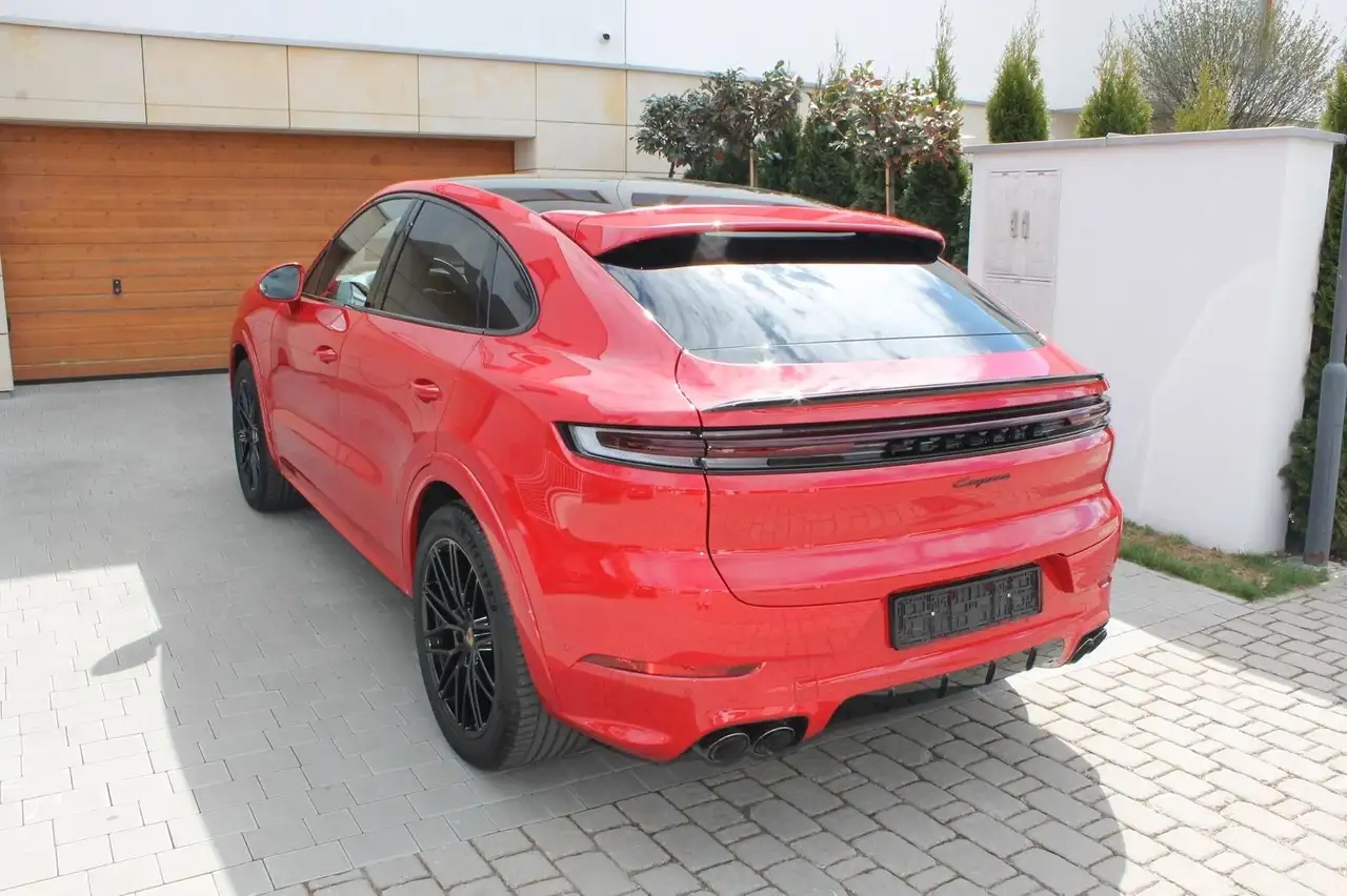 Porsche Cayenne Coupé Black Edition Panorama Chrono ACC 4