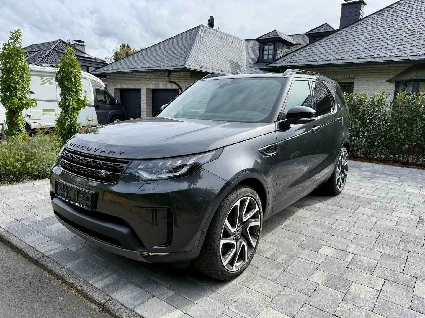 Land Rover Discovery 5 HSE SDV6 7-Sitzer LED Leder Kamera Grau - 1