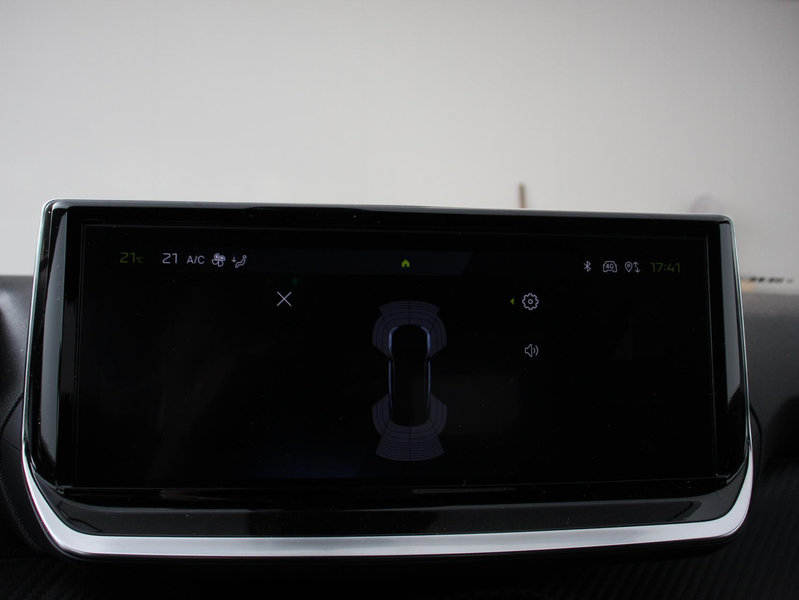 Peugeot e-2008 EV Allure 50 kWh Navigatie Apple Carplay/Android A — photo 15