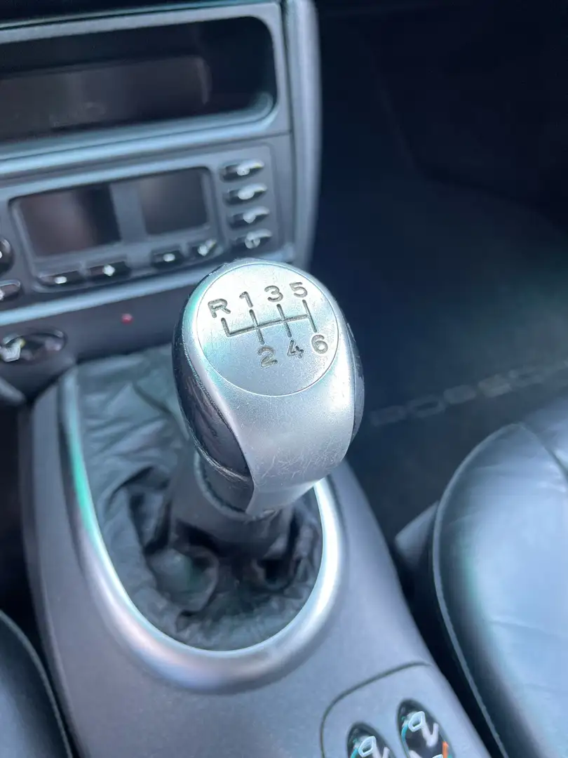 Porsche 996 996 Carrera 4 Coupé Šedá - 2