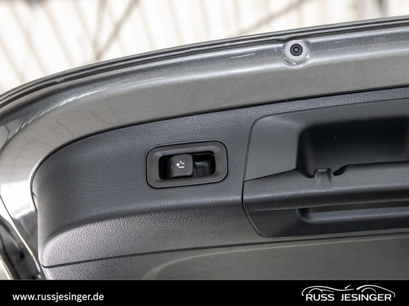Mercedes-Benz GLA 180 Special Edition AMG *AHK*Cam*TotW*KeyGo — photo 10