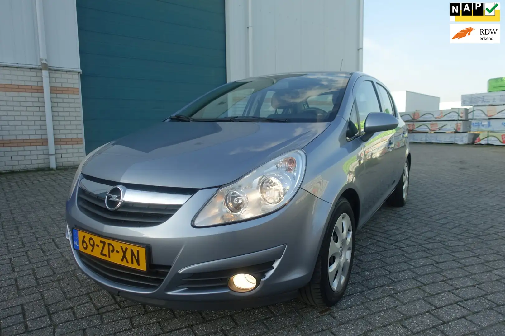 Opel Corsa 1.2-16V Enjoy 5 drs - 1e eigenaar - lage km stand Grau - 1