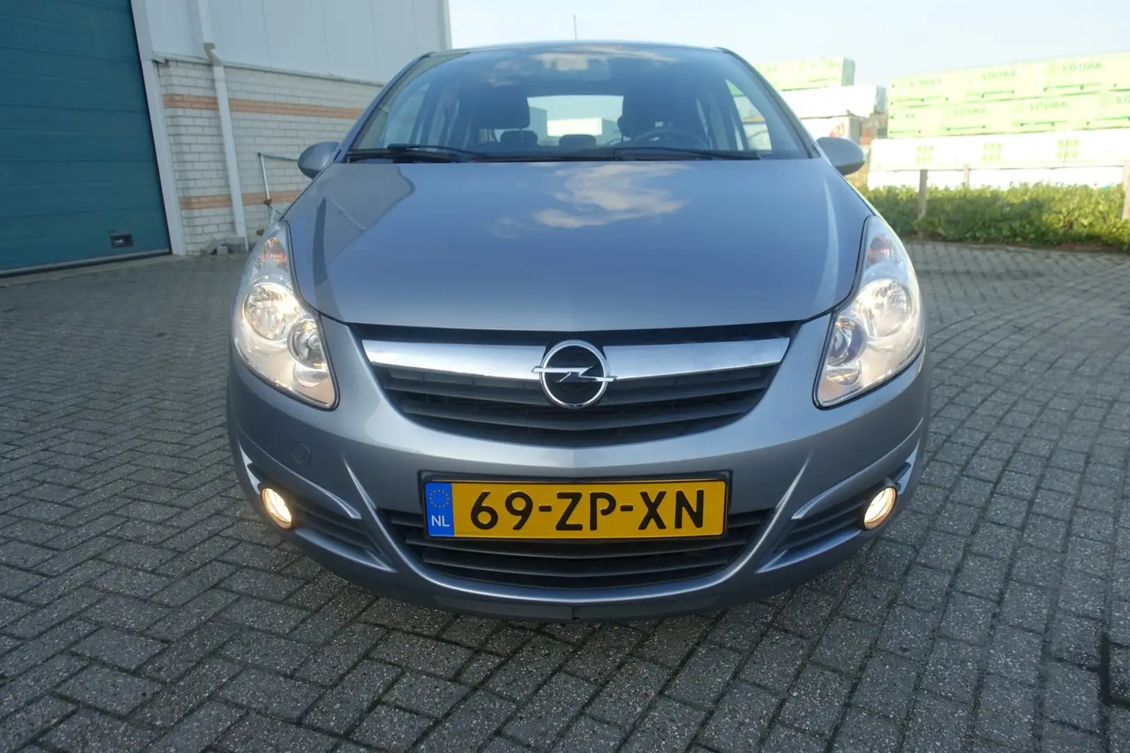 Opel Corsa 1.2-16V Enjoy 5 drs - 1e eigenaar - lage km stand Grau - 2