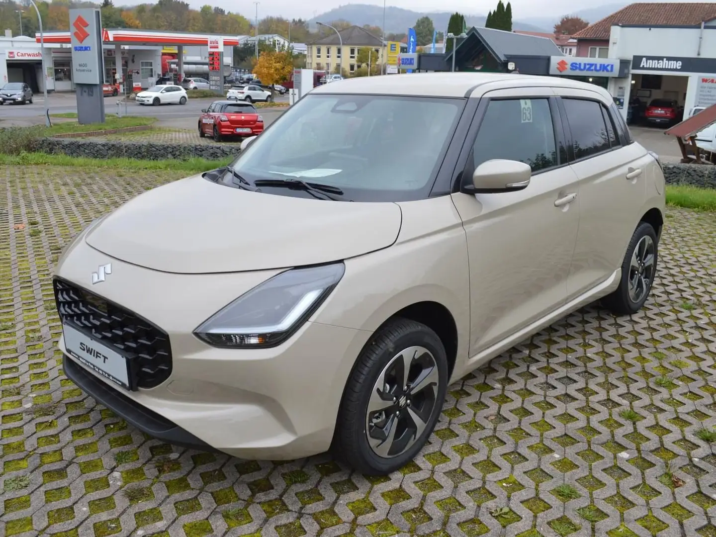 Suzuki Swift 1.2 Hybrid CVT Comfort+ *WRÄ ALU* Beige - 2