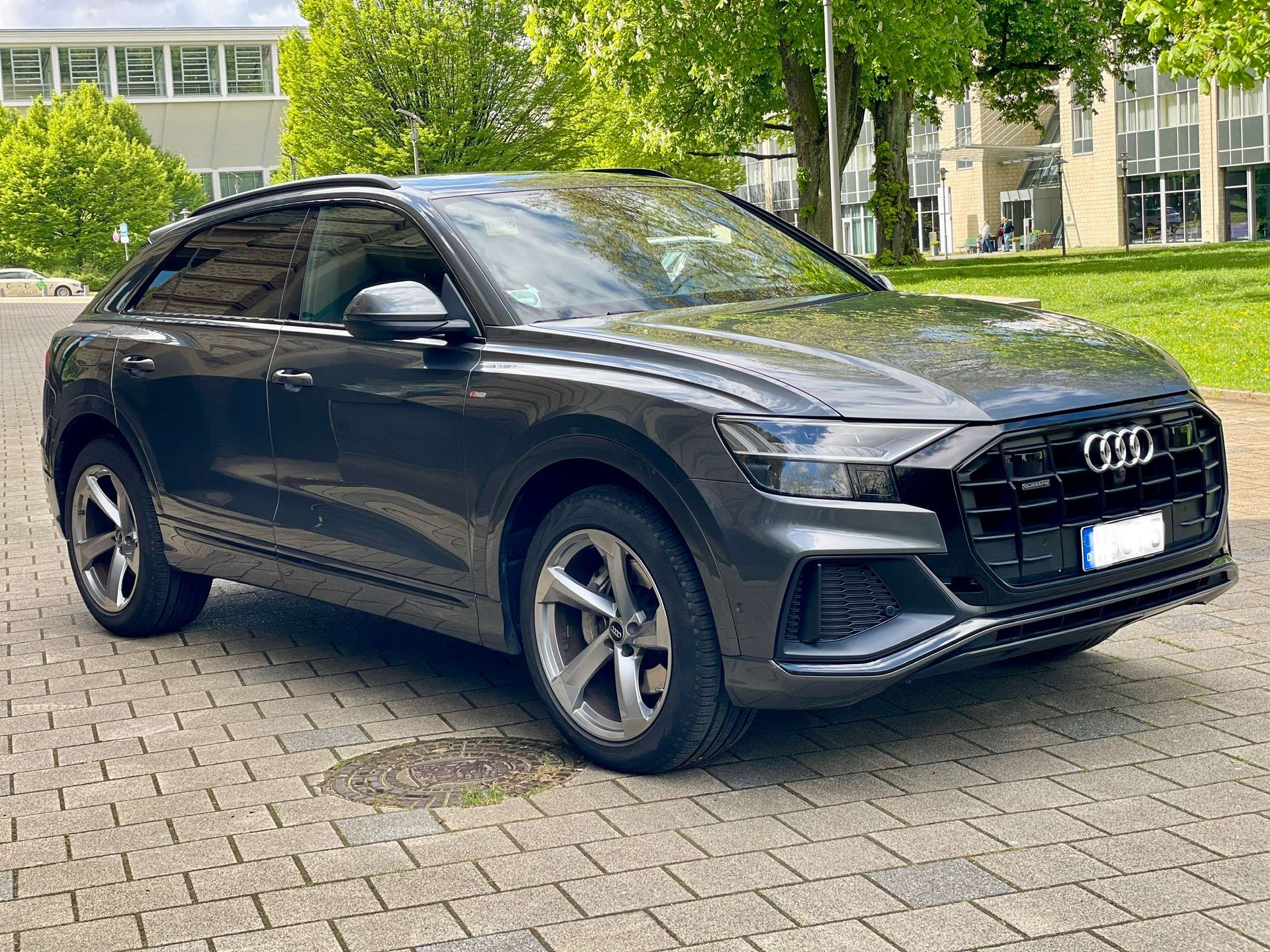 Second hand Audi Q8 
