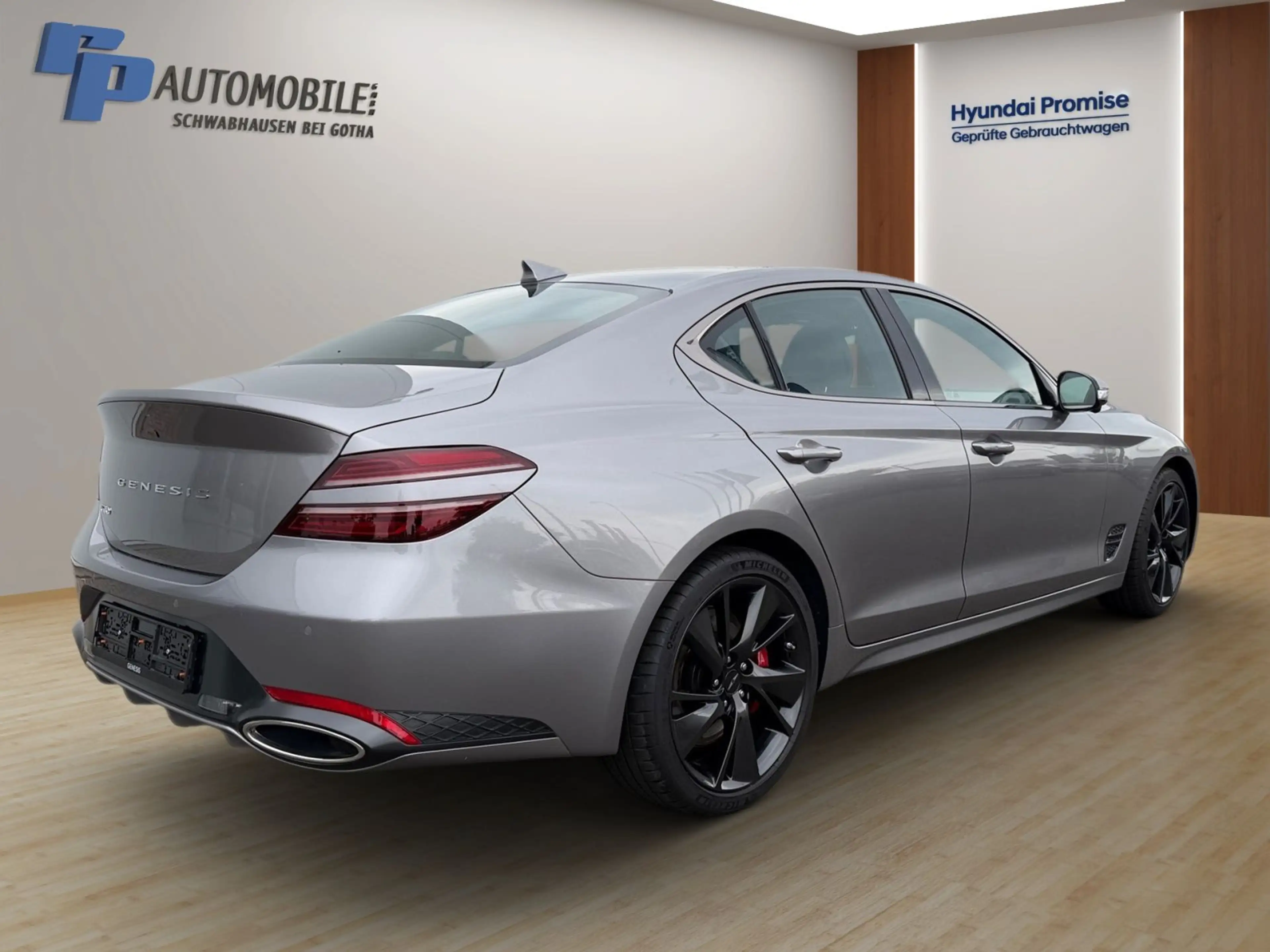 Genesis G70 2.0 T-GDi Sedan Sport 2WD Glasschiebedach — photo 3