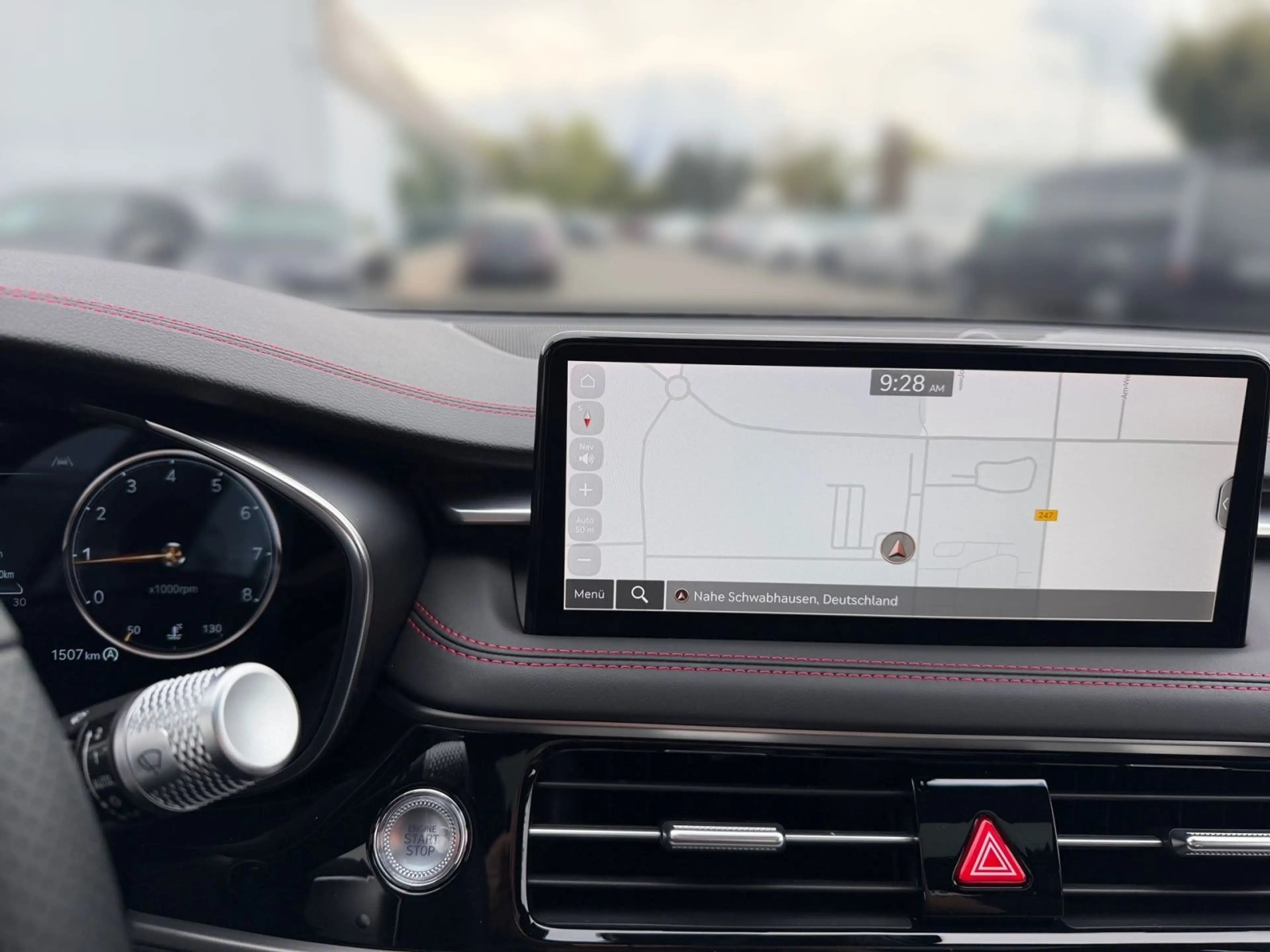 Genesis G70 2.0 T-GDi Sedan Sport 2WD Glasschiebedach — photo 9