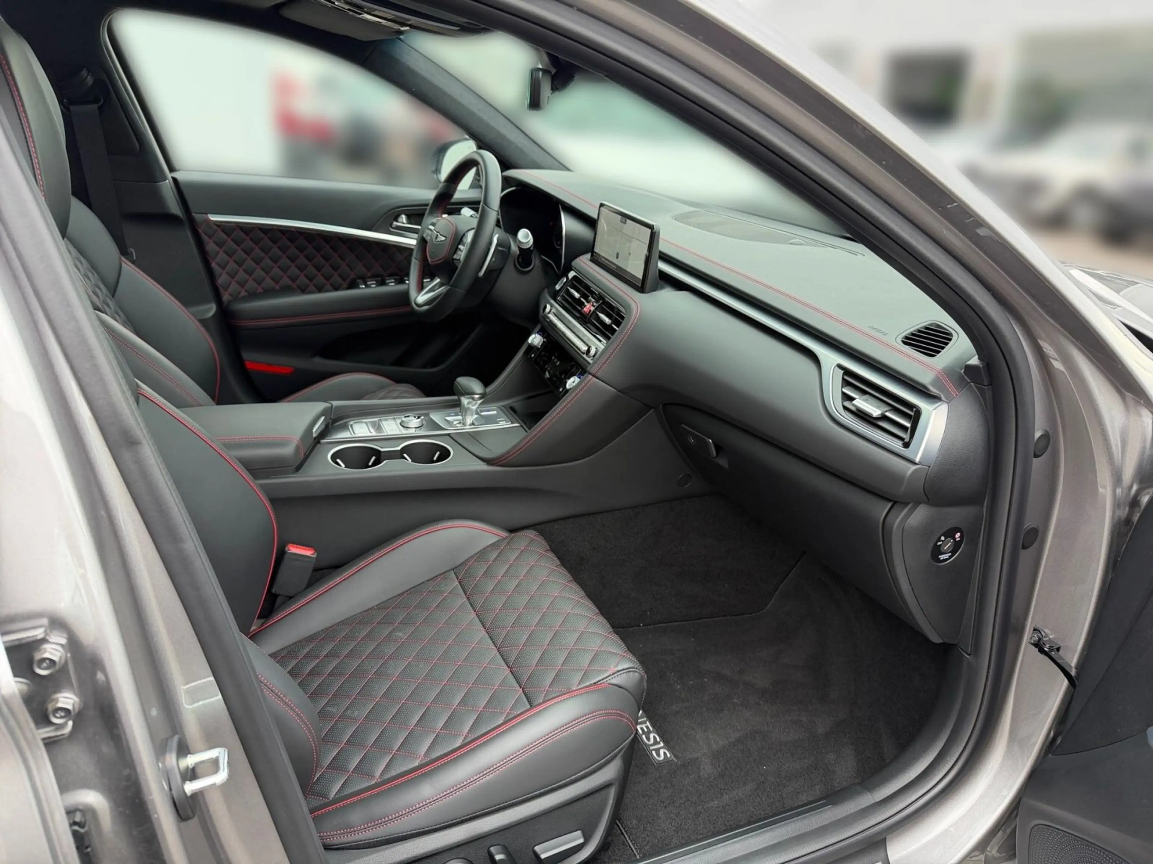 Genesis G70 2.0 T-GDi Sedan Sport 2WD Glasschiebedach — photo 14