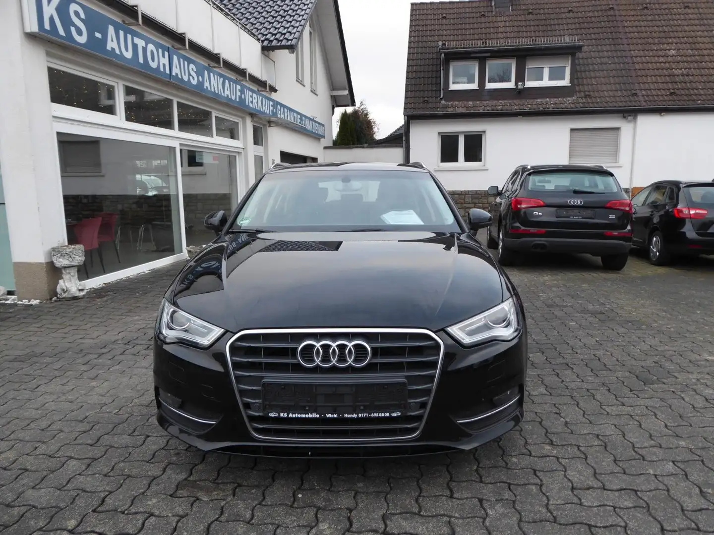 Audi A3 Sportback ambiente Schwarz - 1
