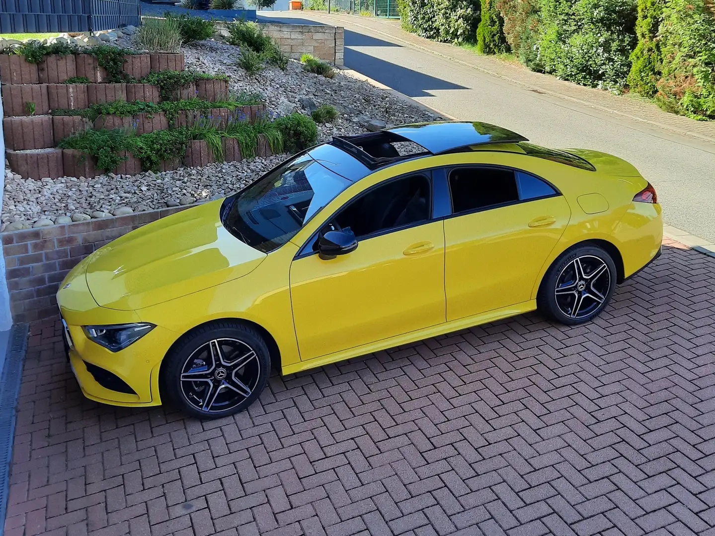 Mercedes-Benz CLA 250 CLA 250 e 8G-DCT Yellow - 2