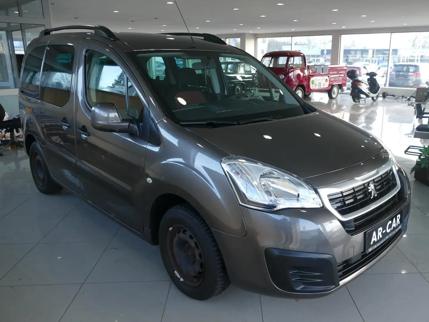 Peugeot Partner Tepee Active BlueHDI Tempomat HU/AU 08/2024 Gris - 2