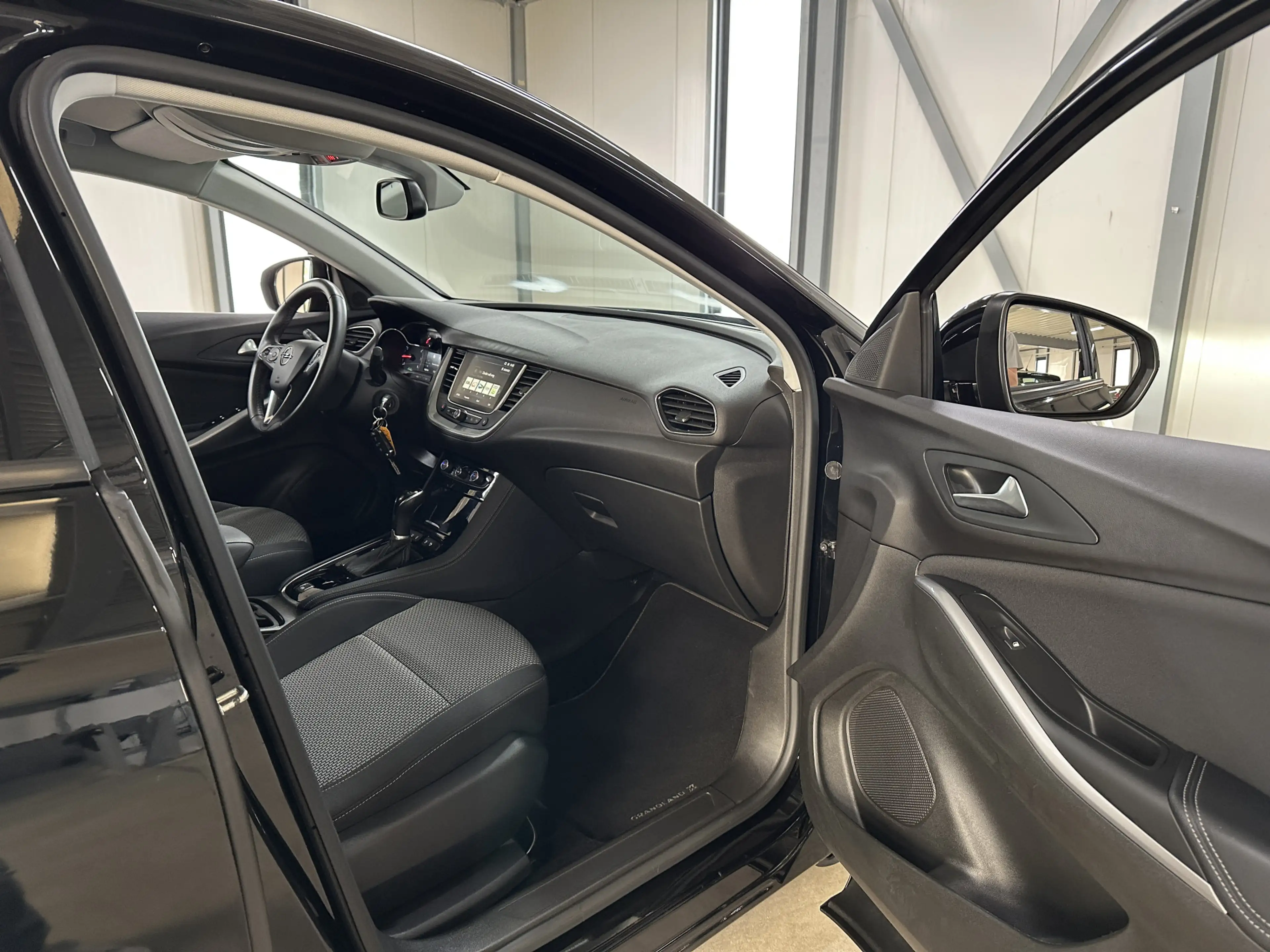 Opel Grandland X 1.2 Turbo Edition 130 pk. Aut. | Navi | Pdc | Trek — photo 32