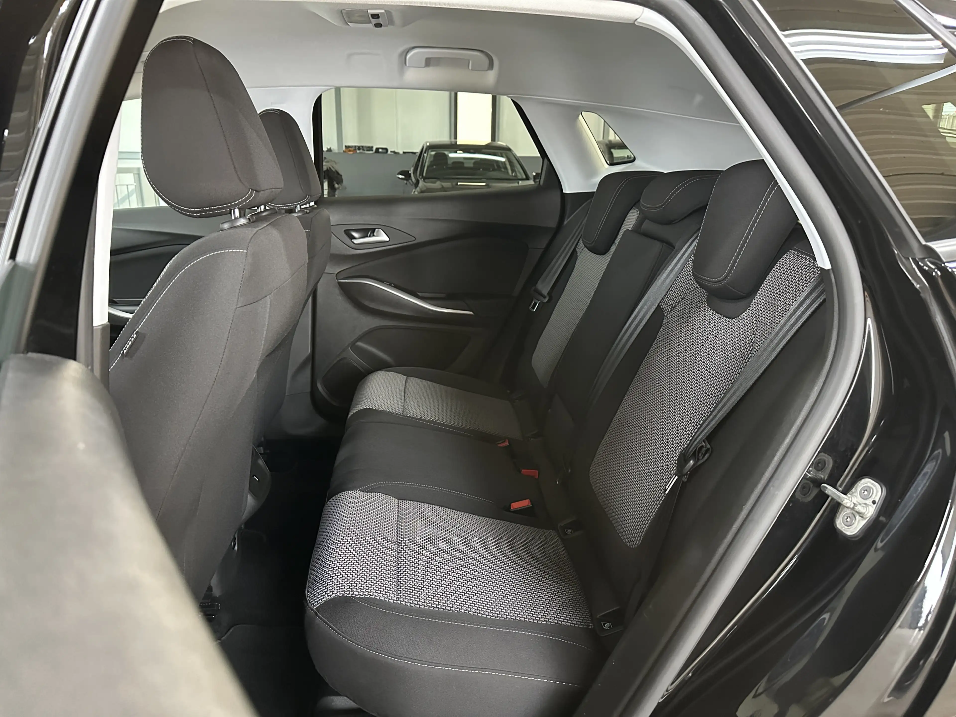 Opel Grandland X 1.2 Turbo Edition 130 pk. Aut. | Navi | Pdc | Trek — photo 26