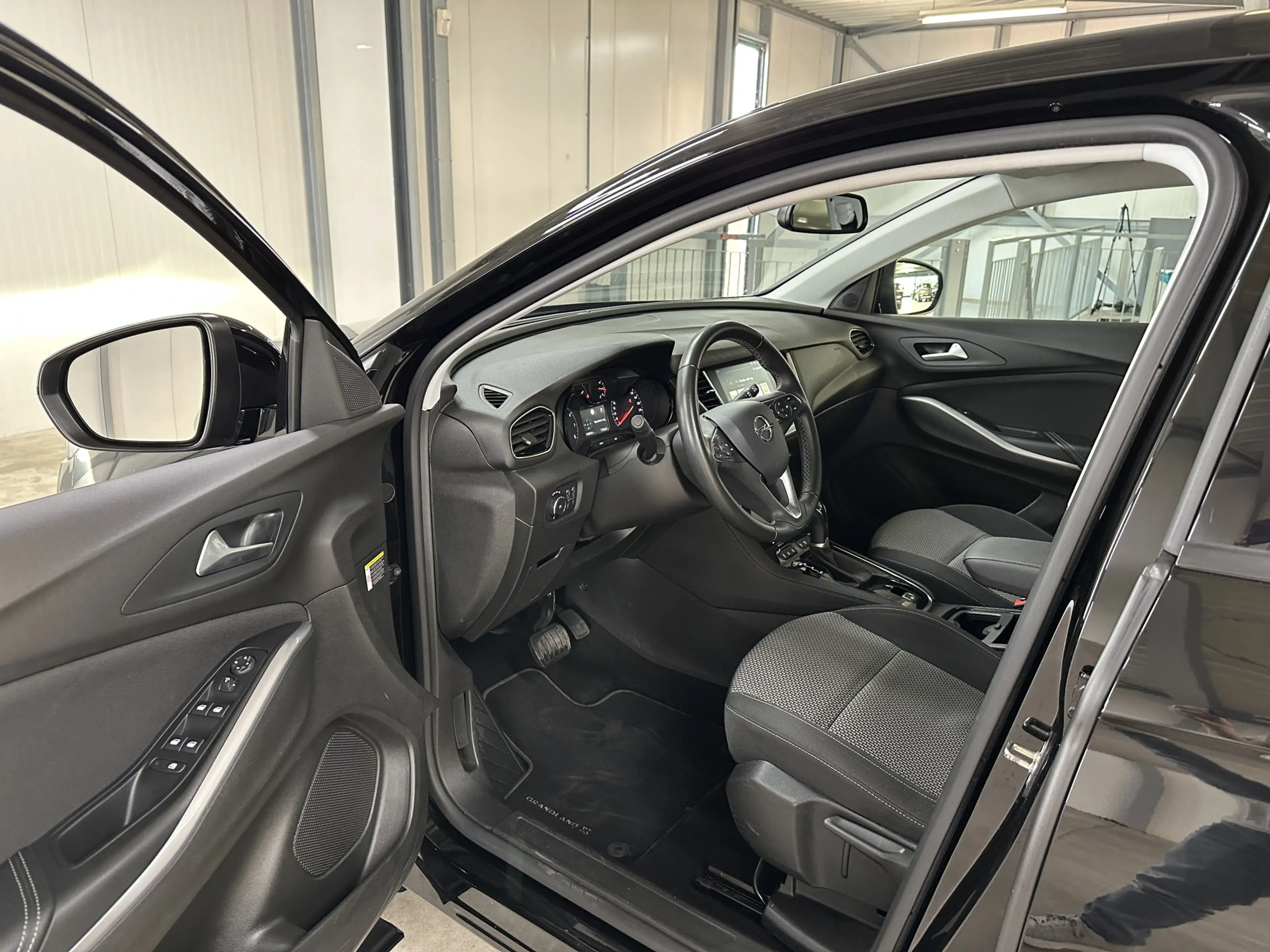 Opel Grandland X 1.2 Turbo Edition 130 pk. Aut. | Navi | Pdc | Trek — photo 25