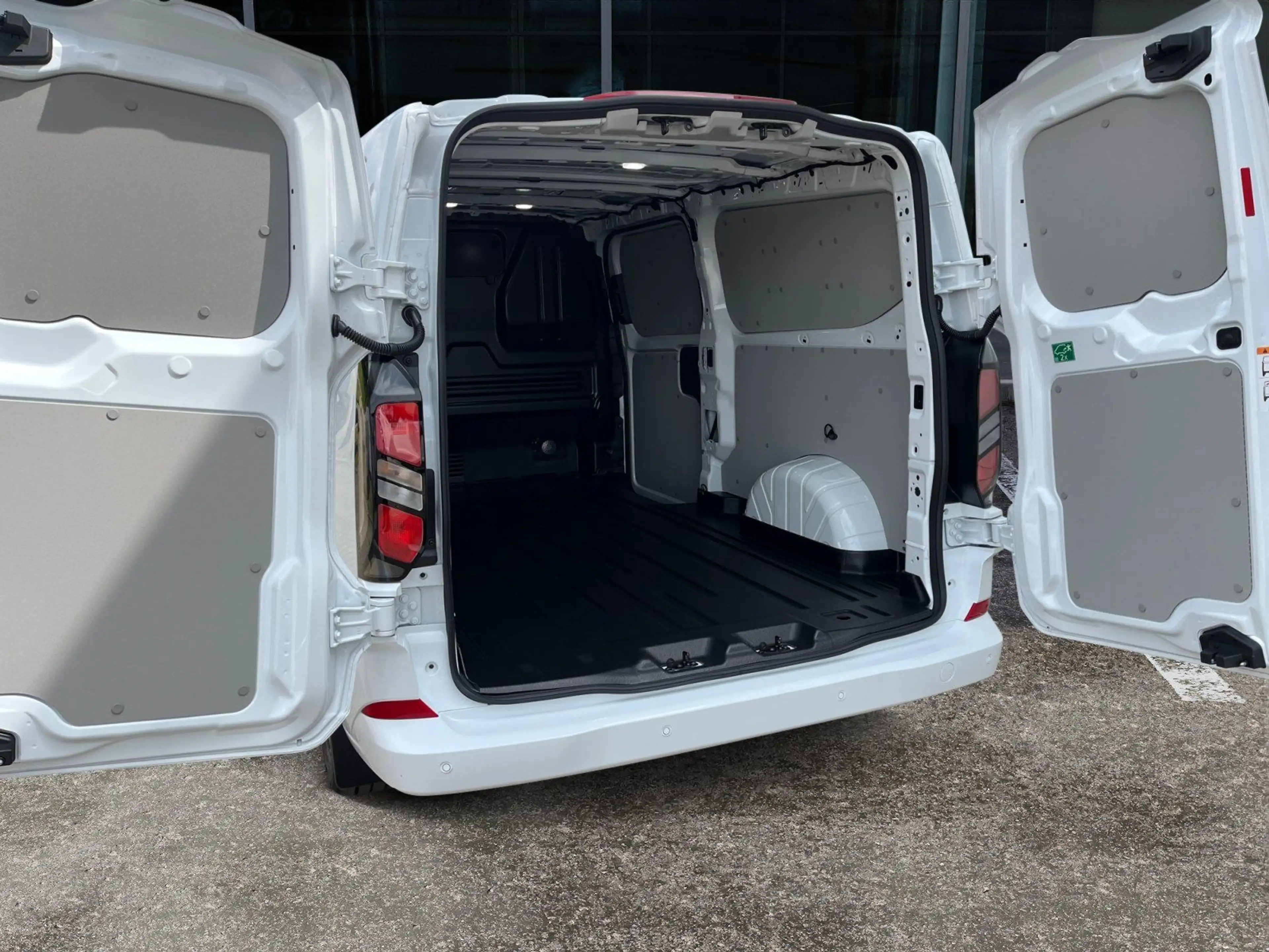 Ford Transit Custom Limited L2 Aut. B&O*Bi-LED*Kamera — photo 10
