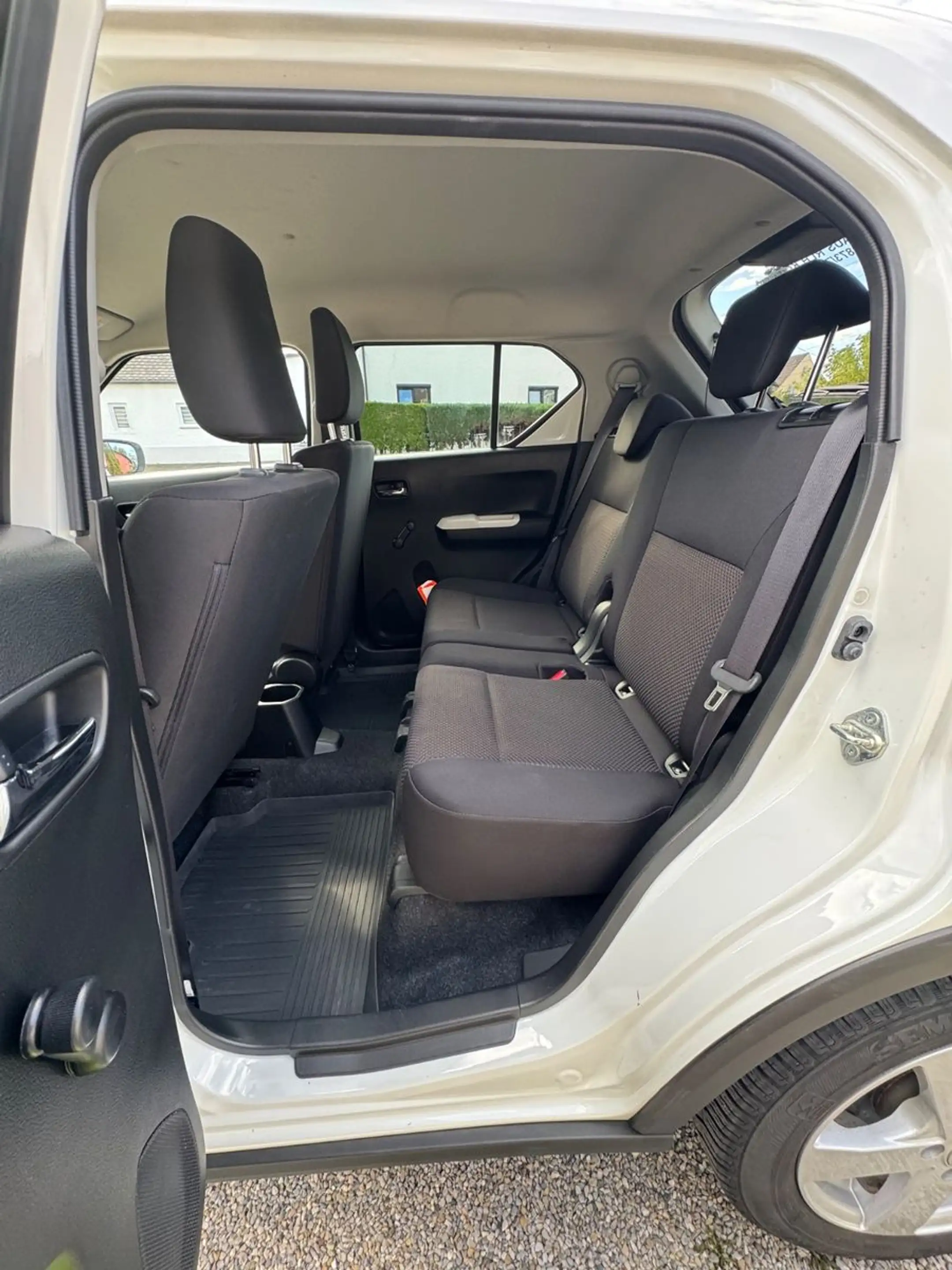 Suzuki Ignis Comfort Shine Automatik Navi Kamera — photo 14