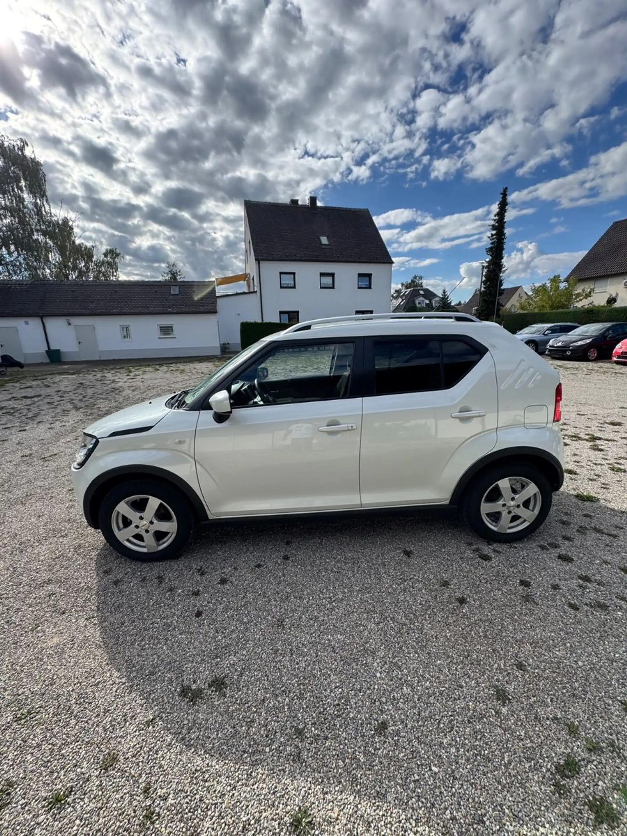 Suzuki Ignis Comfort Shine Automatik Navi Kamera — photo 11