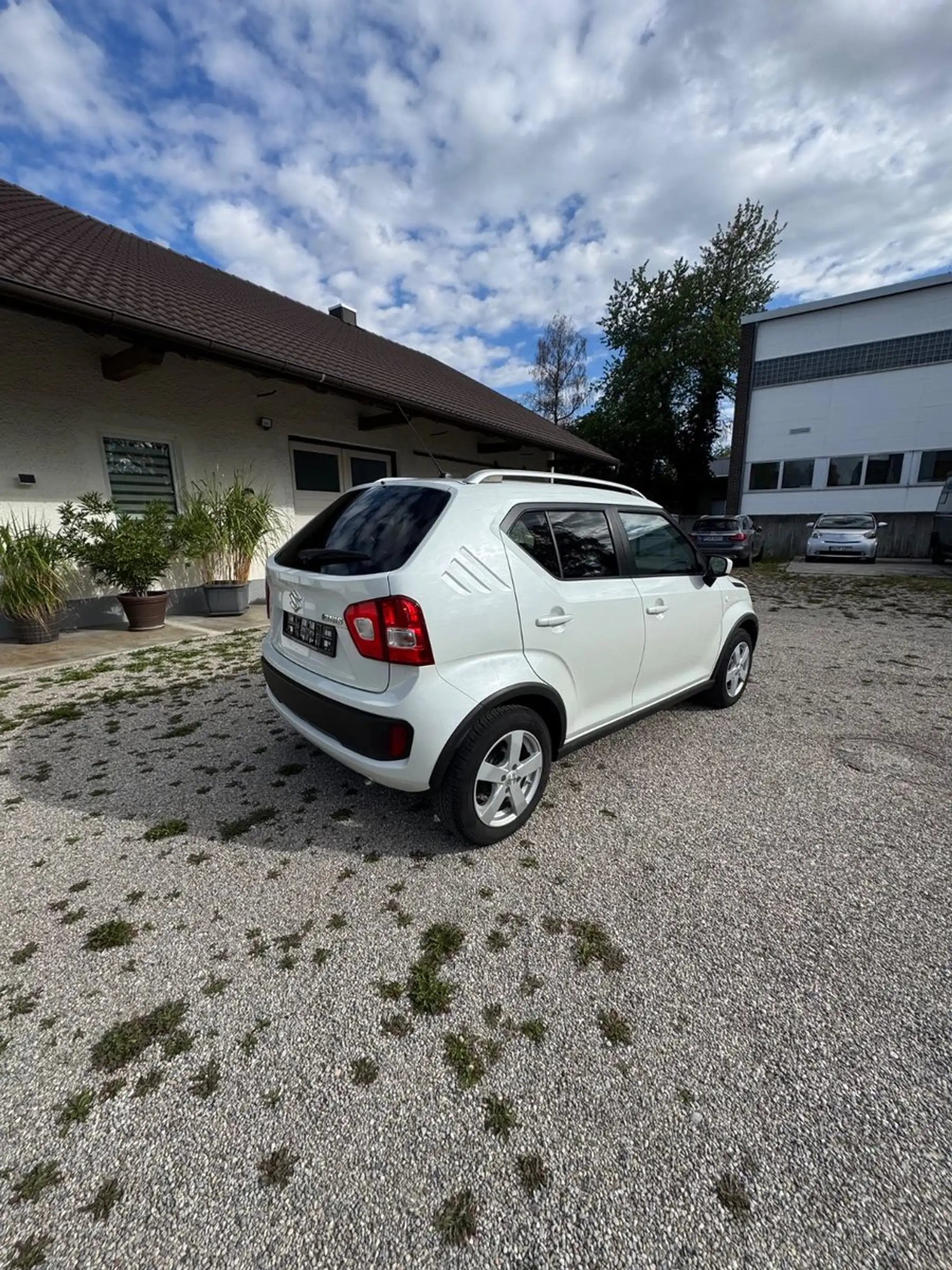 Suzuki Ignis Comfort Shine Automatik Navi Kamera — photo 7