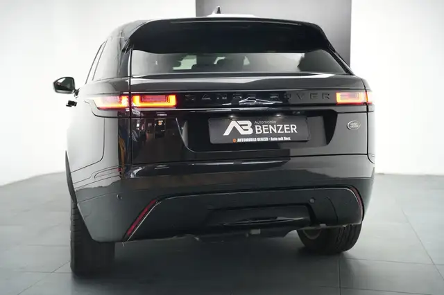 Land Rover Range Rover Velar view 8