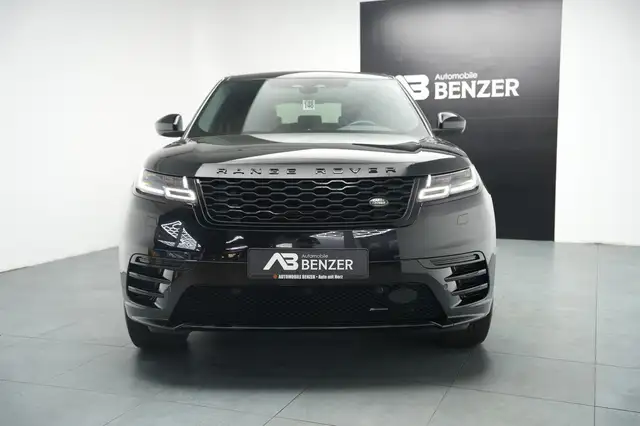 Land Rover Range Rover Velar view 3