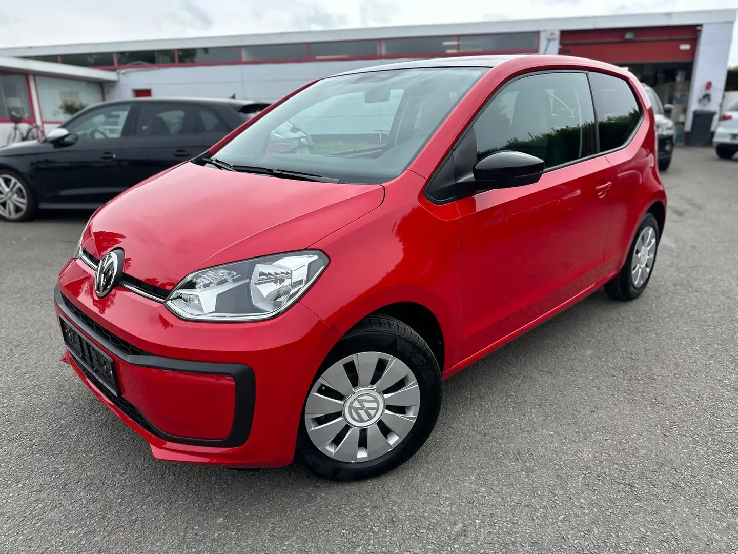 Volkswagen up! 1.0i Move - 21.567 Km Rood - 1