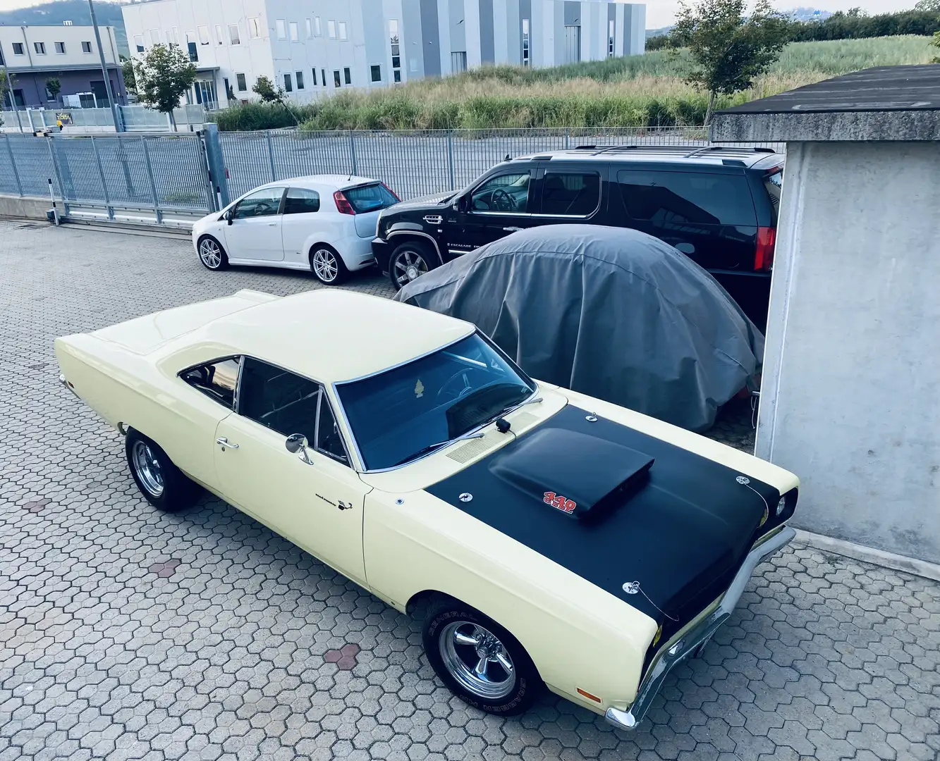 Plymouth Road Runner 440  4 BBL - 2