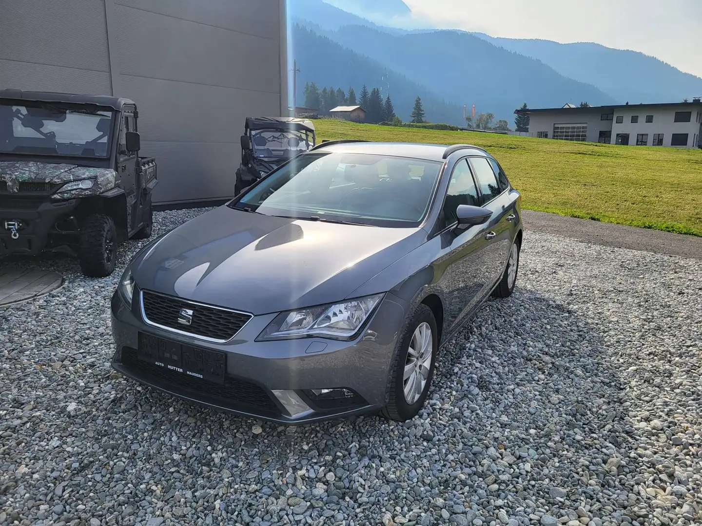 SEAT Leon Reference Grau - 2