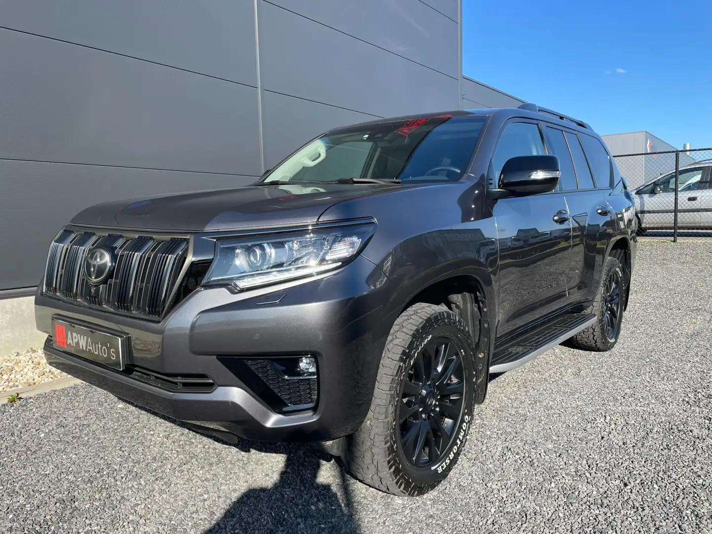 Toyota Land Cruiser 2.8 D-4D-F Comfort Window Van Navi | Clima | Cool Gris - 2