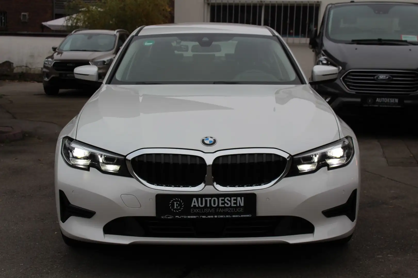 BMW 320 d Sport-Line+NAVI+KAMERA+LEDER+HUD-DISPLAY Wit - 2