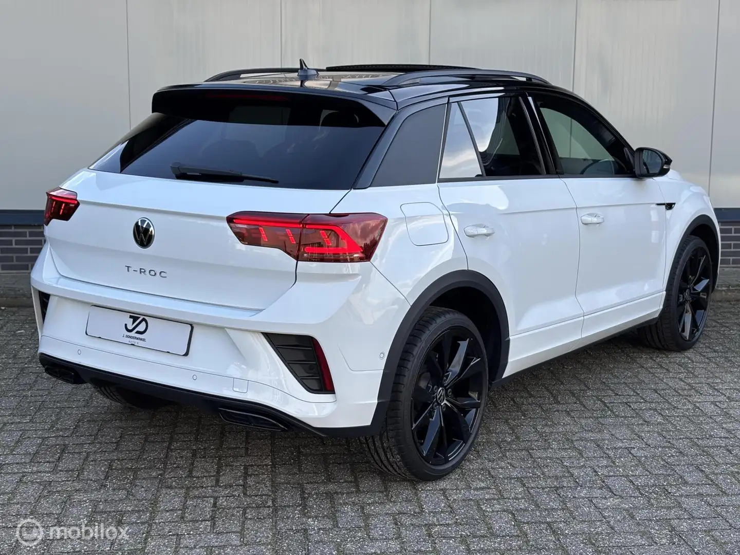 Volkswagen T-Roc 1.5 TSI 3X R-Line PANO ACC DCC Elktr A-Klep - 2