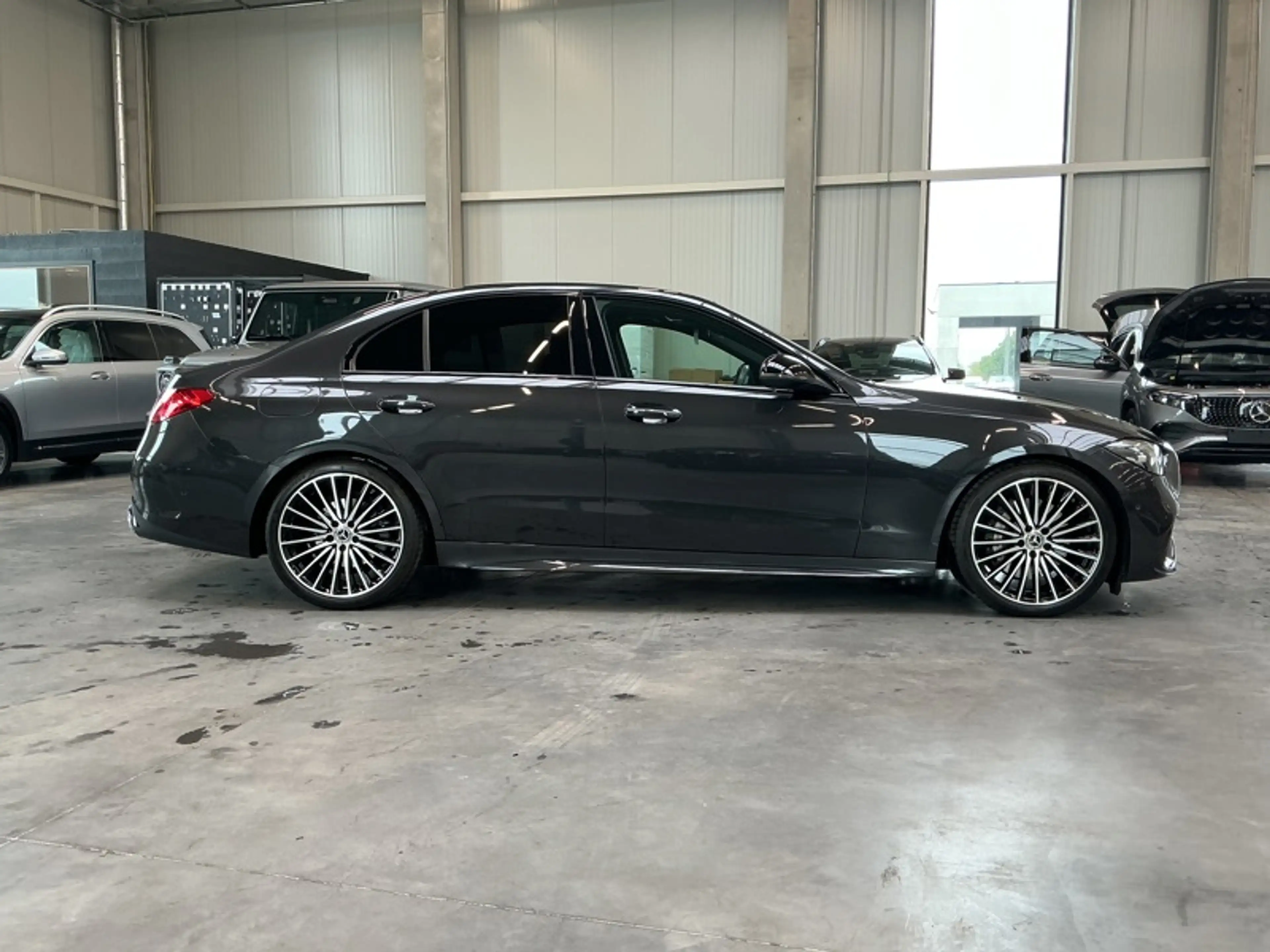 Mercedes-Benz C 180 Berline AMG Pack Night — photo 6