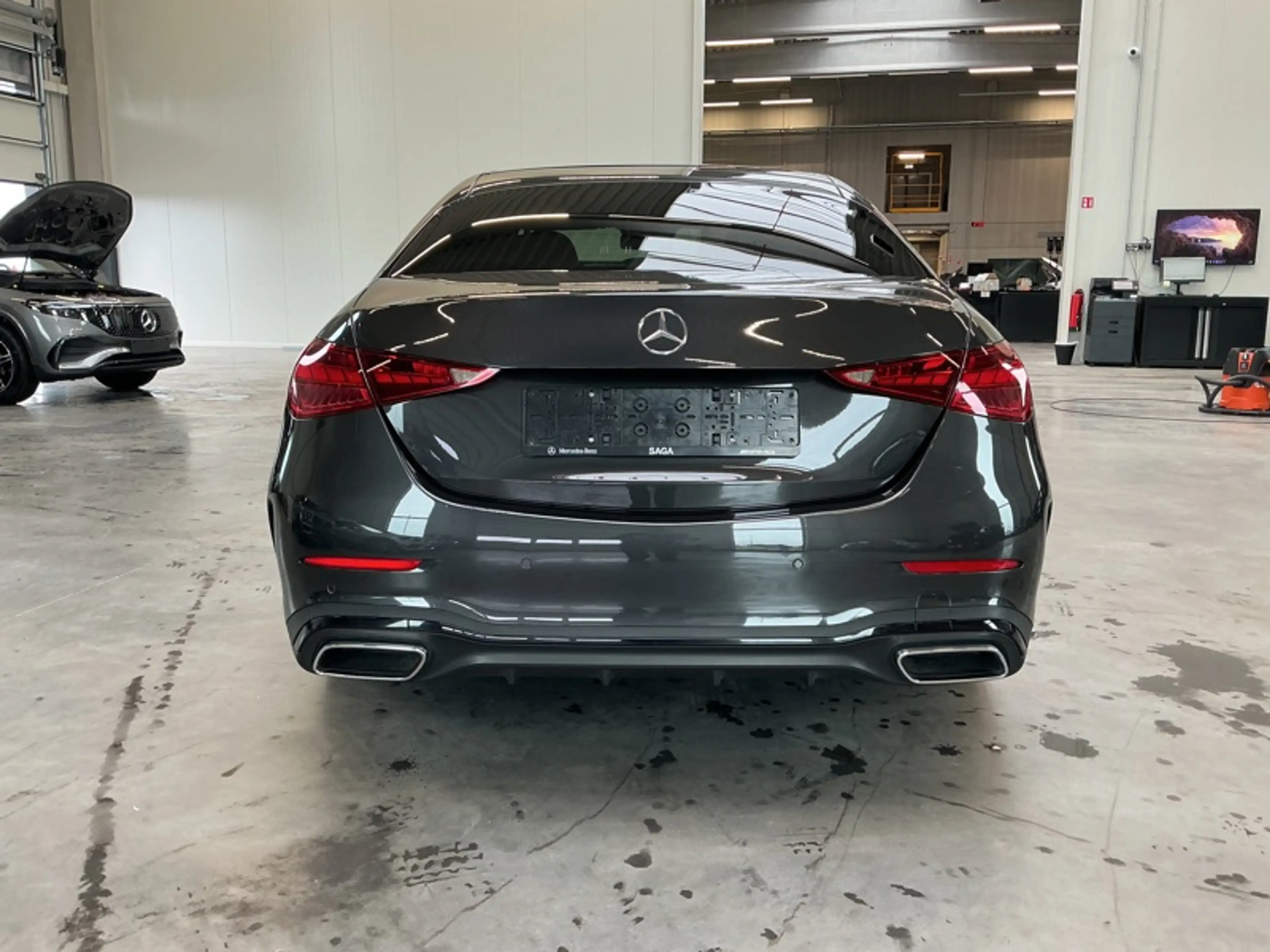 Mercedes-Benz C 180 Berline AMG Pack Night — photo 3