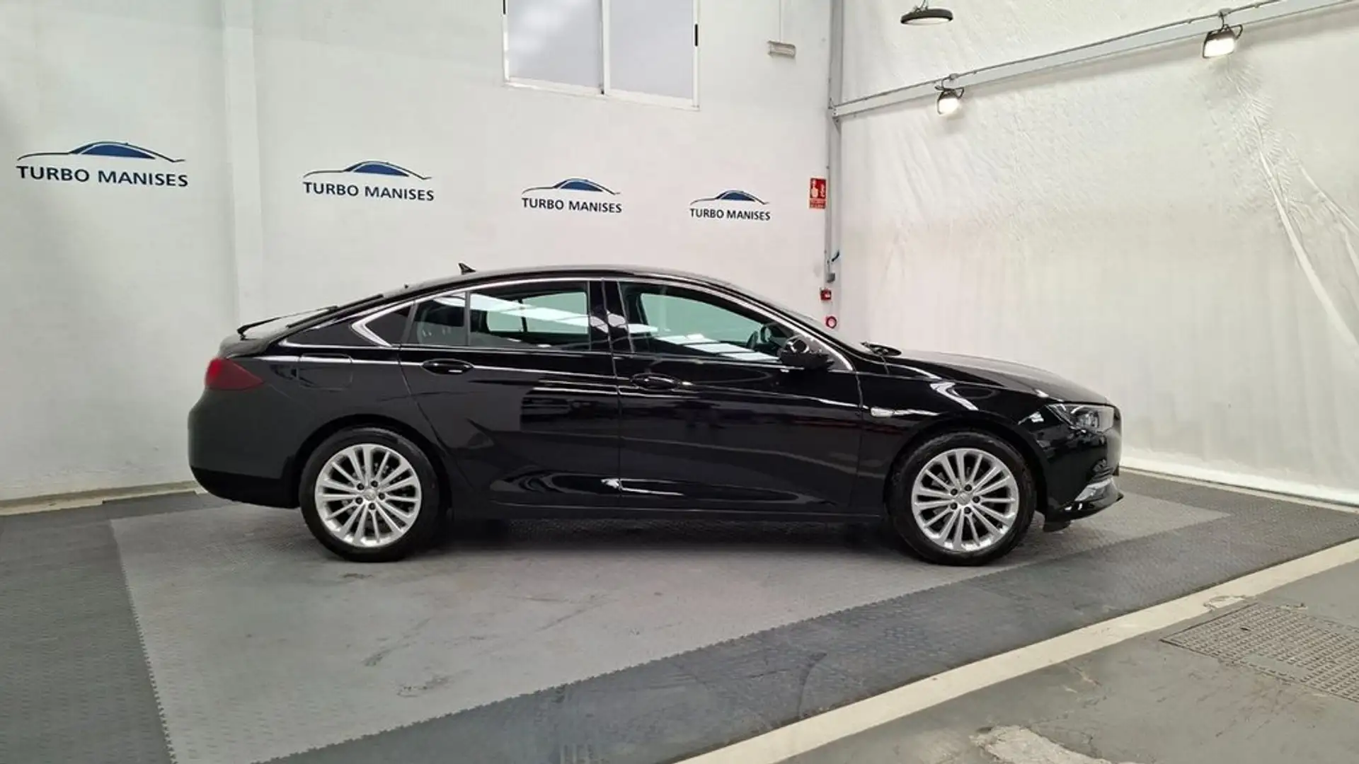 Opel Insignia 1.5 T XFT S&S Innovation 165 Zwart - 2