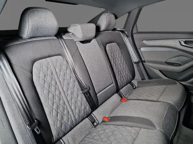 Audi A6 view 12