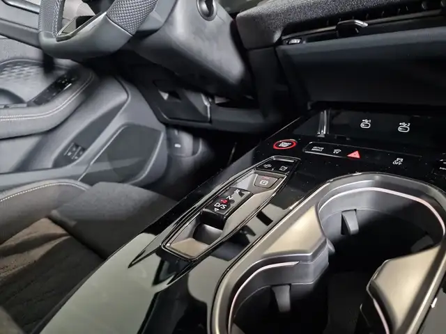 Audi A6 view 10