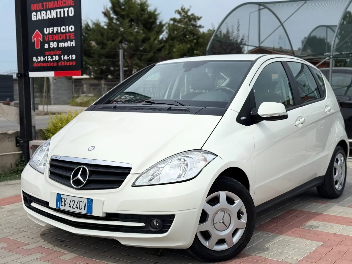 Mercedes-Benz A 160 A 160 BlueEFFICIENCY Special Edition Sport Weiß - 2