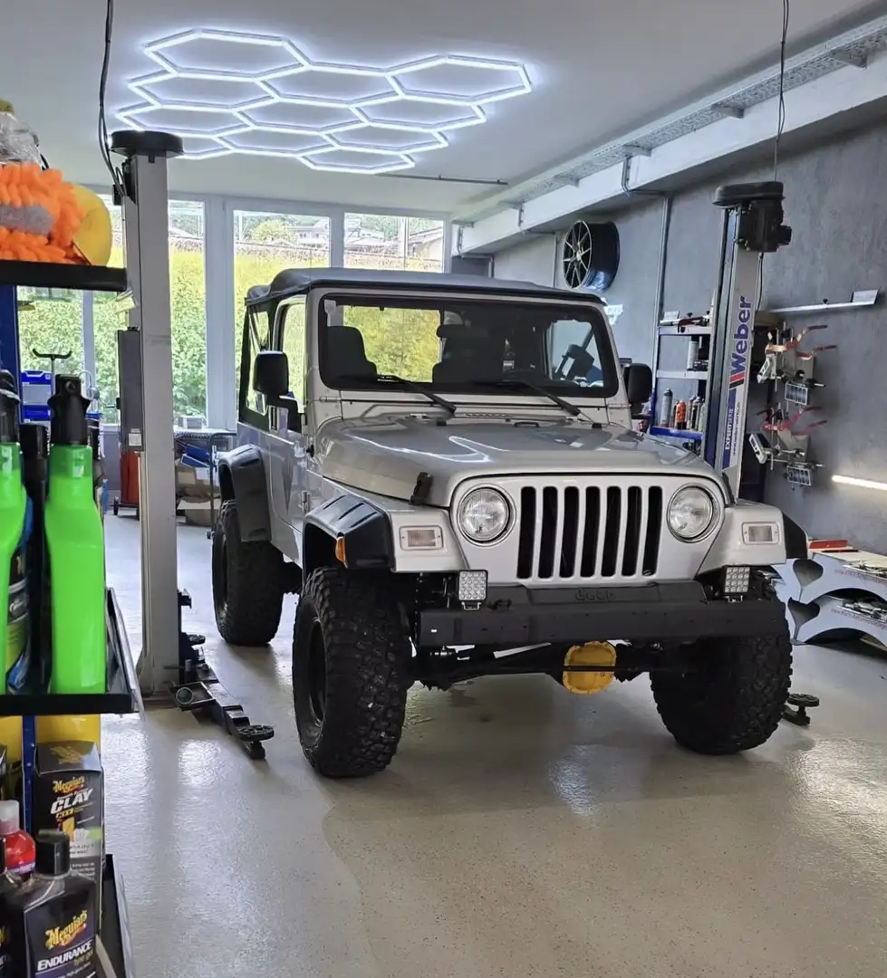 Jeep Wrangler 4,0  SPORT - 1