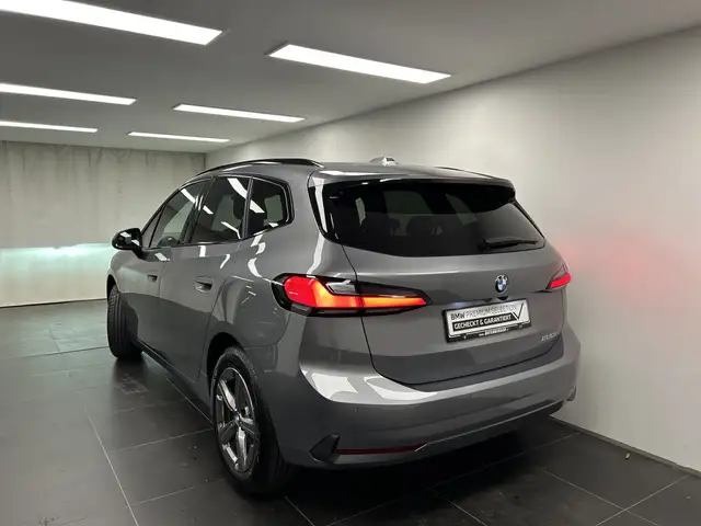 BMW 2 Series view 10
