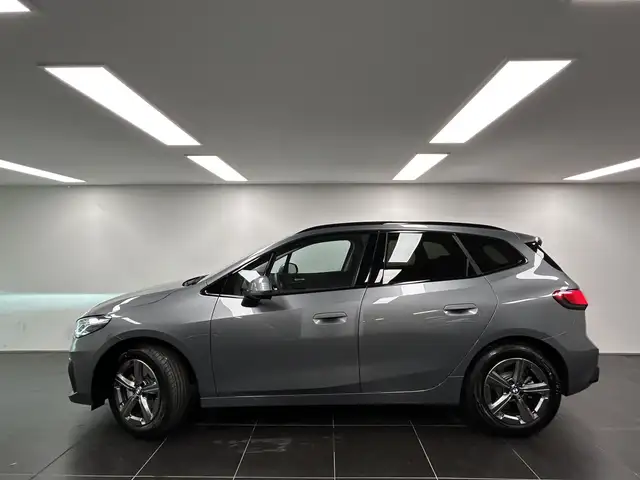 BMW 2 Series view 2