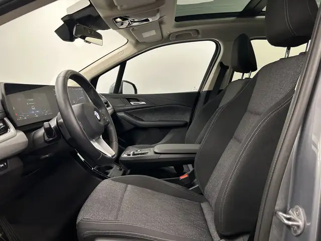 BMW 2 Series view 4